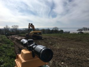 Terrassement pour multichapelle – Laser pour équerrage